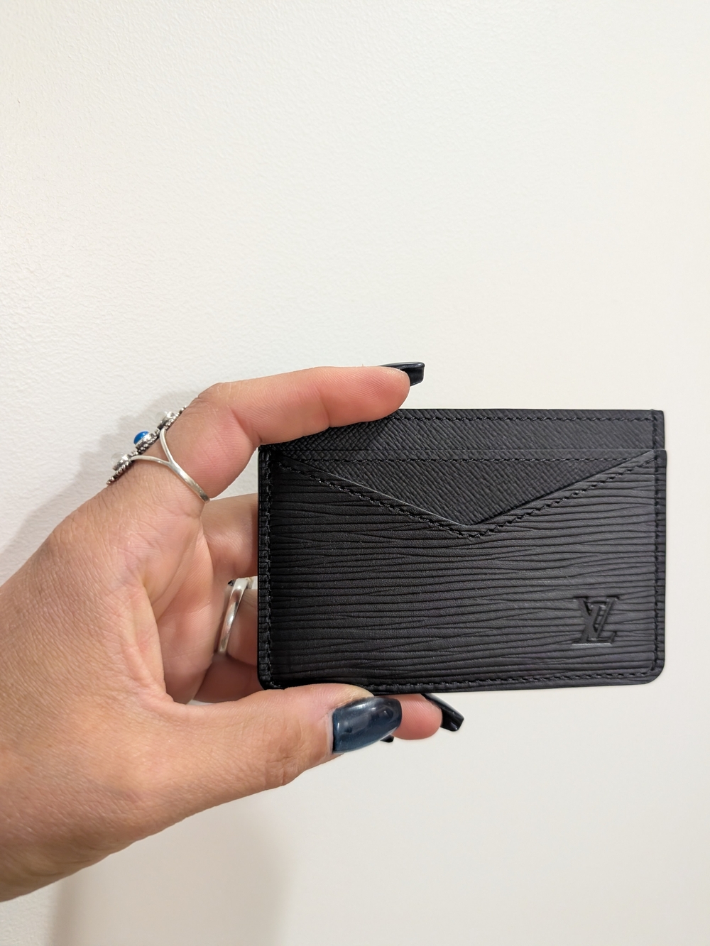 Louis Vuitton Black Epi Leather Card Holder Microchipped 2026 - Picture 7 of 11